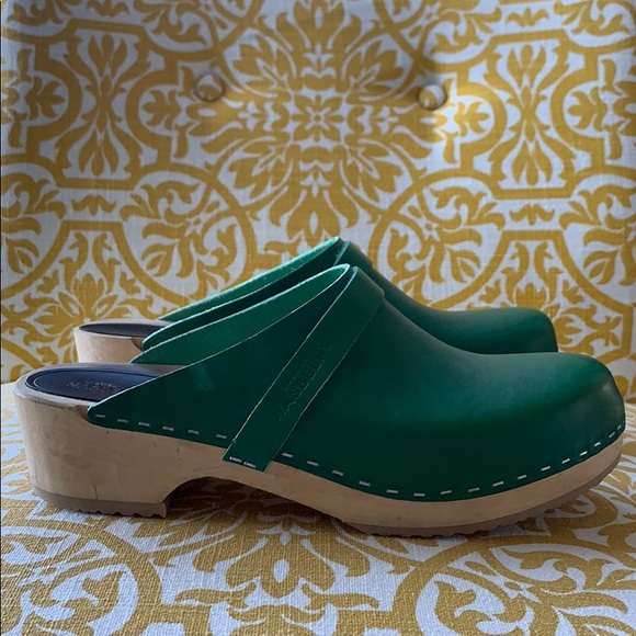 Swedish Hasbeens Shoes - Green Swedish Hasbeen clogs